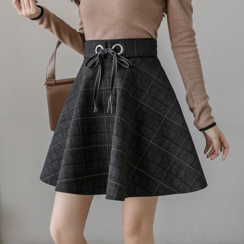 Street Fashion Now - Jupe courte vintage à carreaux taille